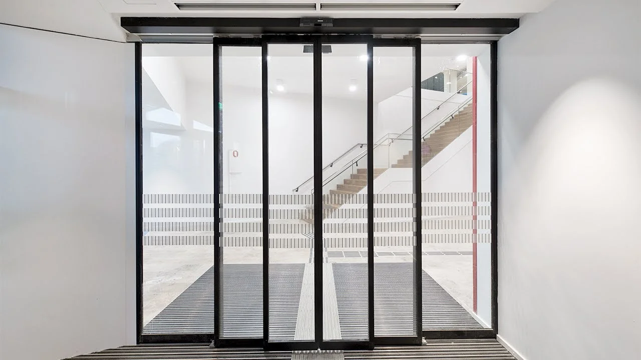 AUTOMATIC SLIDING DOORS