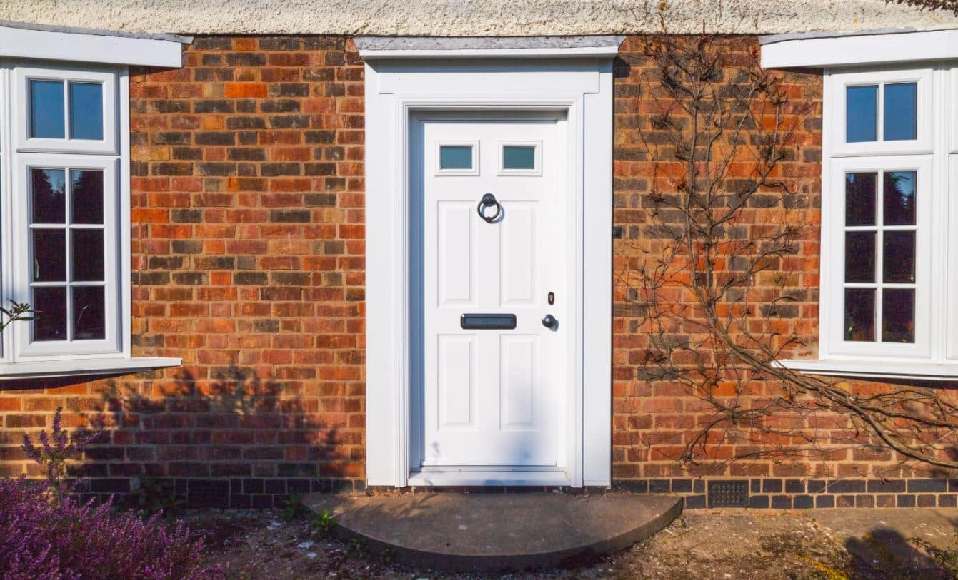 SOLIDOR STABLE FRONT