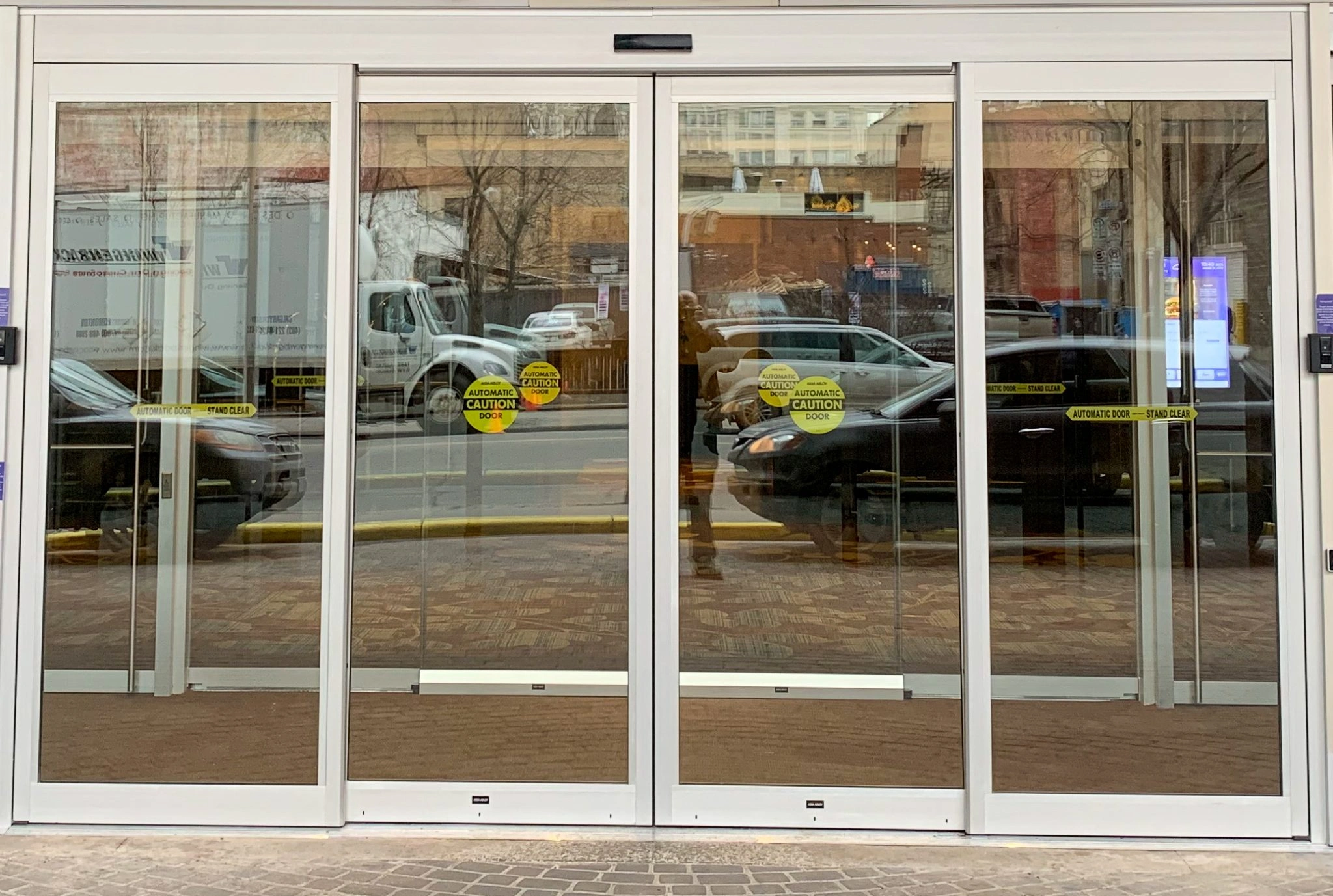 AUTOMATIC SLIDING DOORS